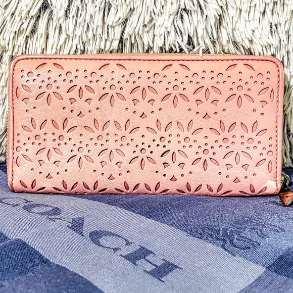 GUC - COACH LASER CUT TAYLOR SATCHEL & FLORAL PERFORATED ACCRD ZIP WALLET - Picture 9 of 16